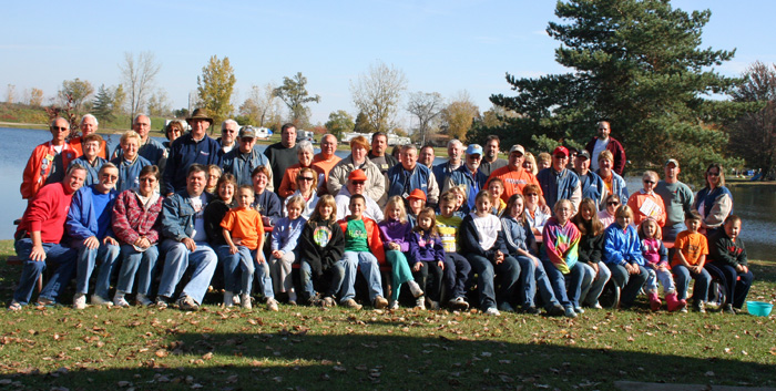 GroupPhotoOct08-Sm.jpg